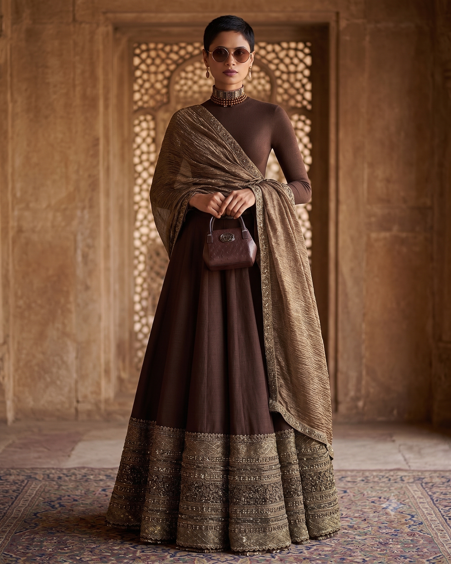 Embroidered Lehenga Choli Set with Heavy Zari Border & Crushed Dupatta Set