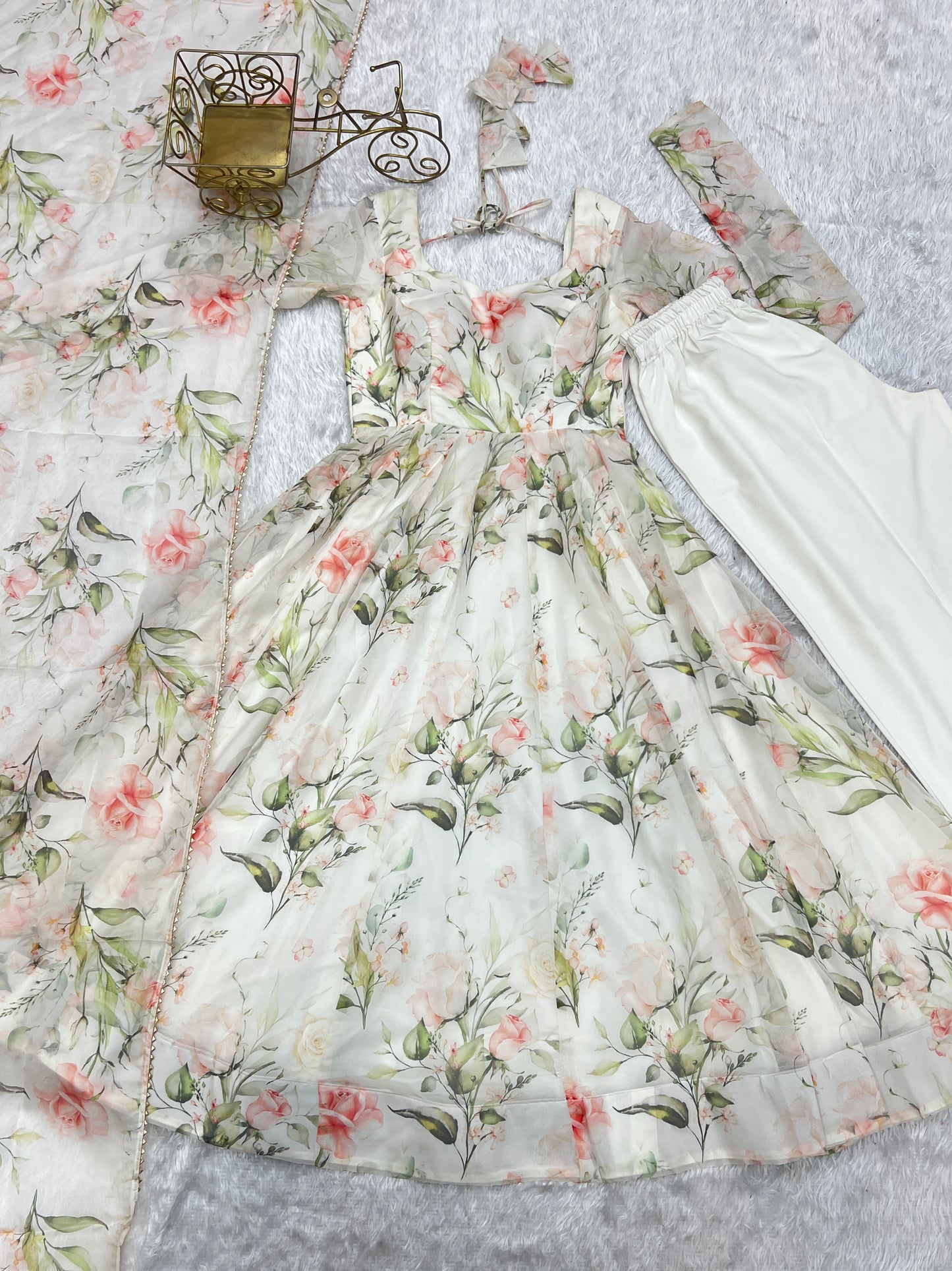 Biege Organza Silk Frok Style Suit Set