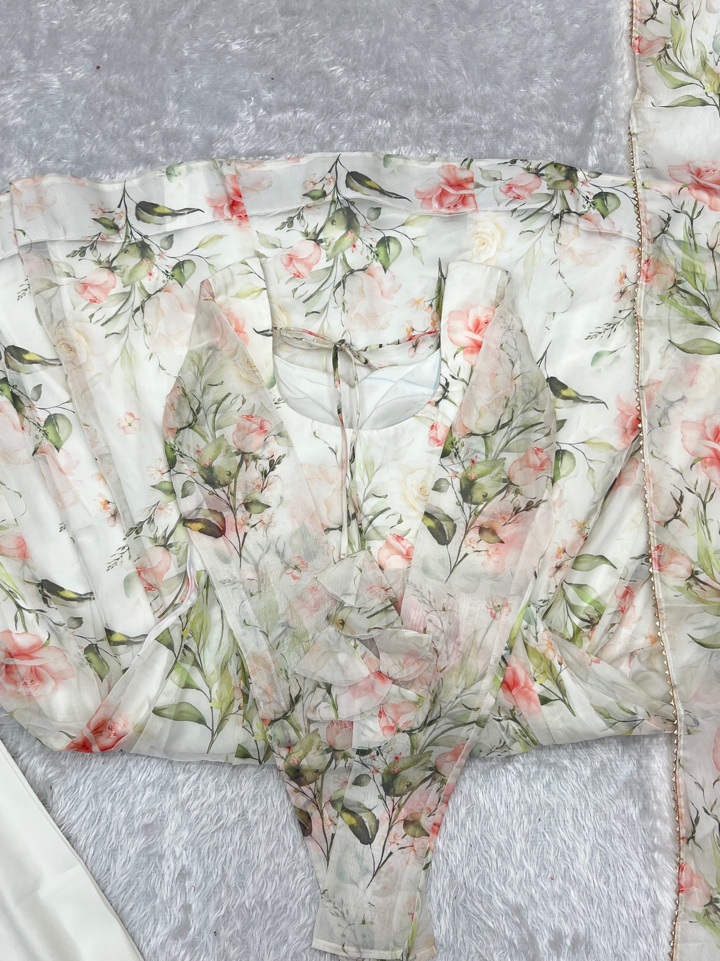 Biege Organza Silk Frok Style Suit Set