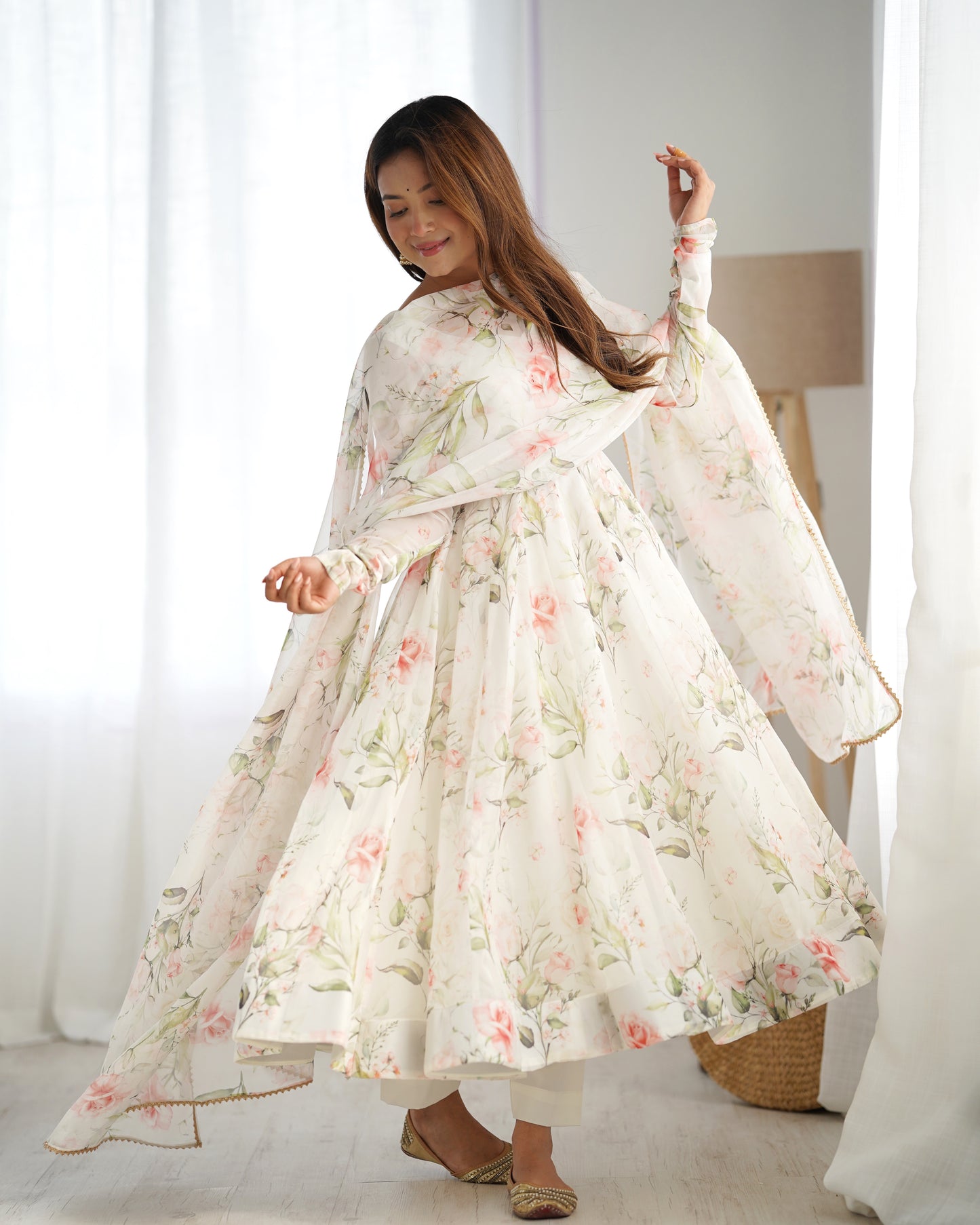Biege Organza Silk Frok Style Suit Set