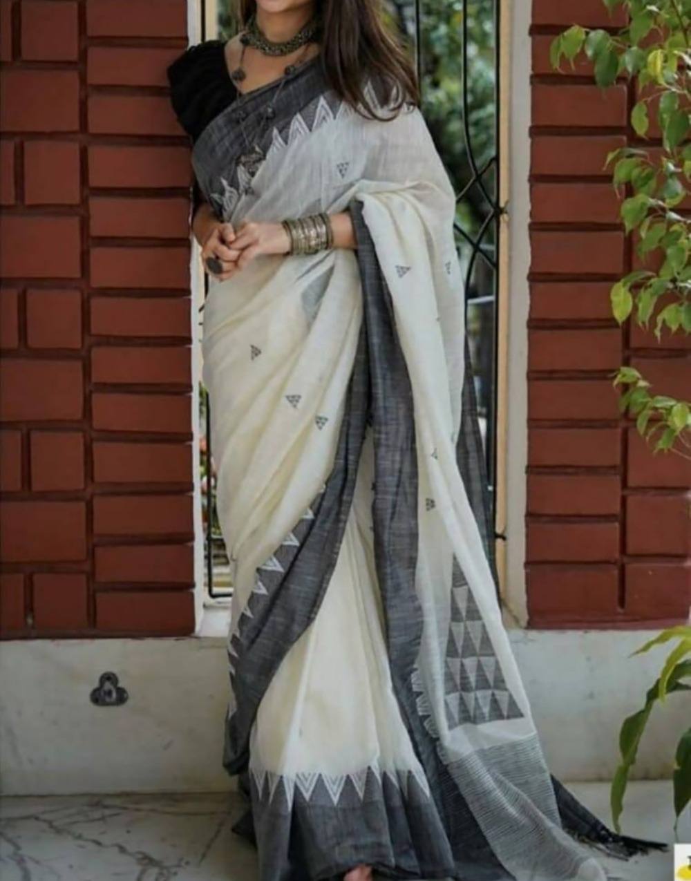 Beautiful Rich Pallu Linan Cotton Slub Weaving Work White Saree