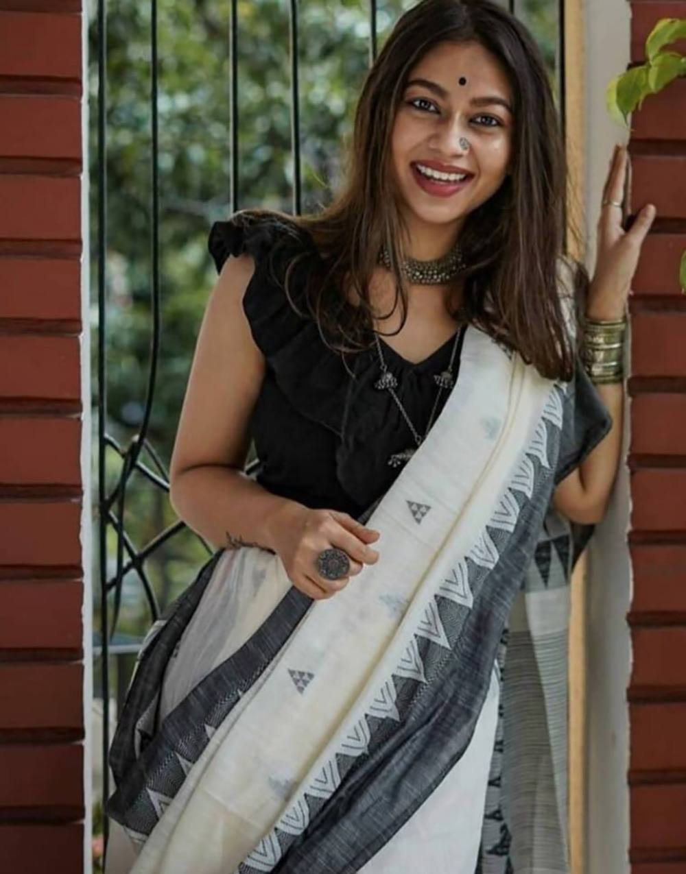 Beautiful Rich Pallu Linan Cotton Slub Weaving Work White Saree