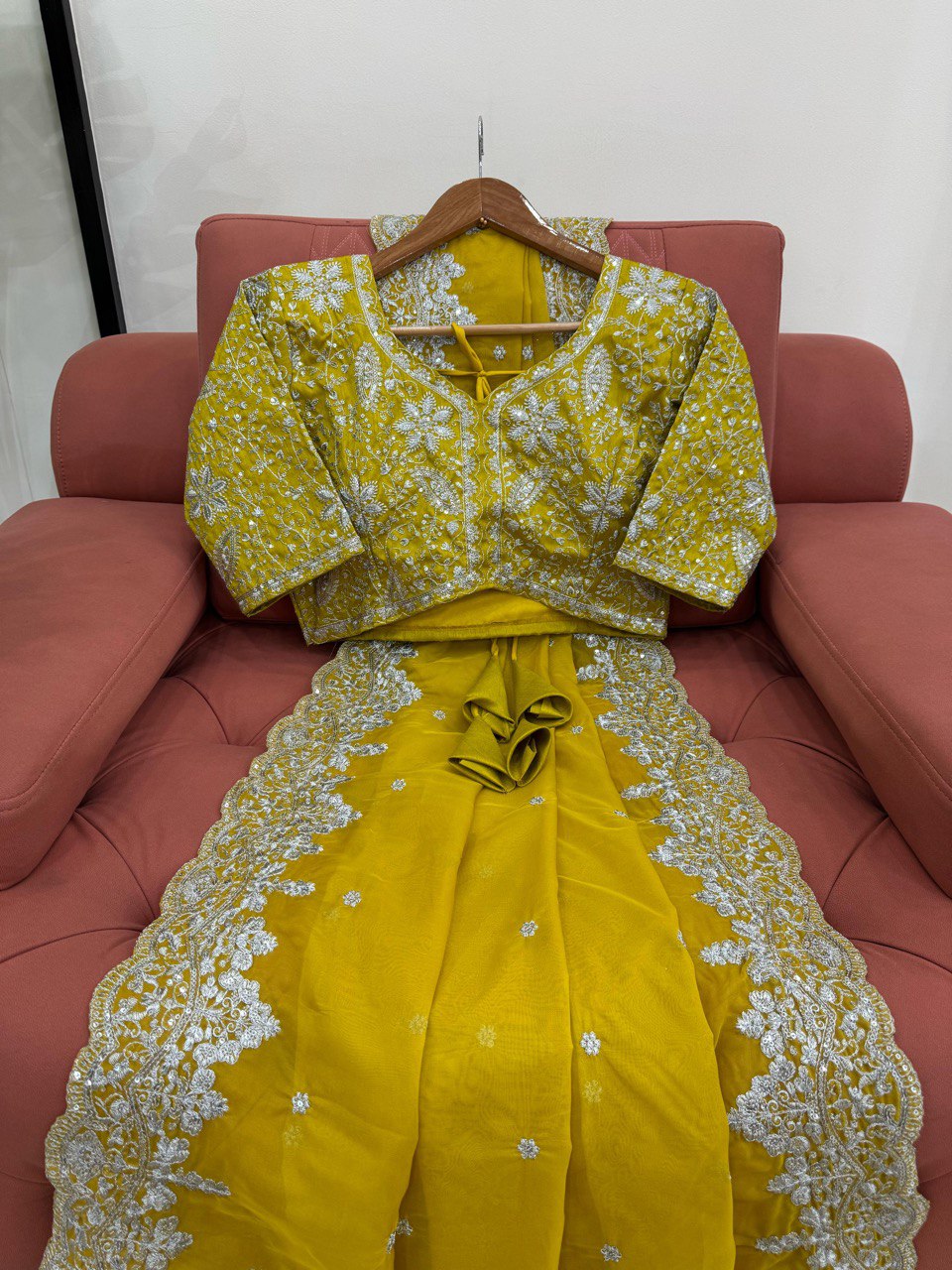 Tubby Silk Thred & Sequnce Work Saree & Mono Benglori Silk Blouse Fabric
