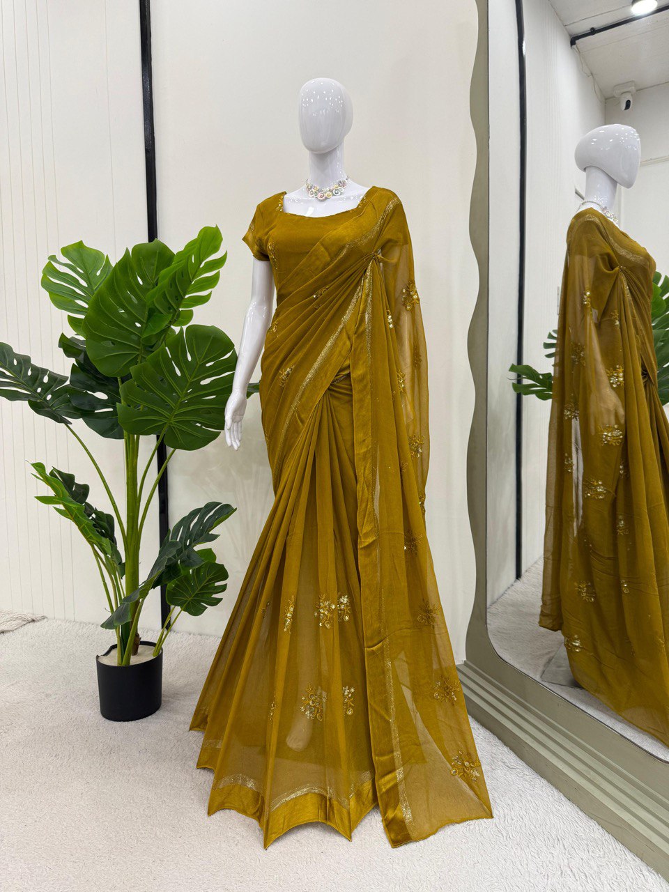 Designer Viscous Patta Thred & Sequnce Work Saree Blouse