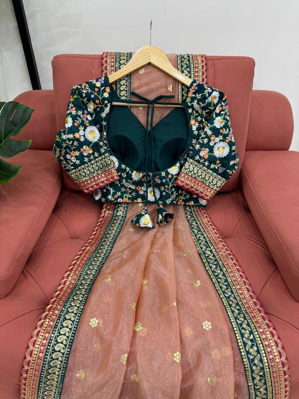 Light Gajri Colour Twil Net Saree And Mono Benglori Silk Blouse