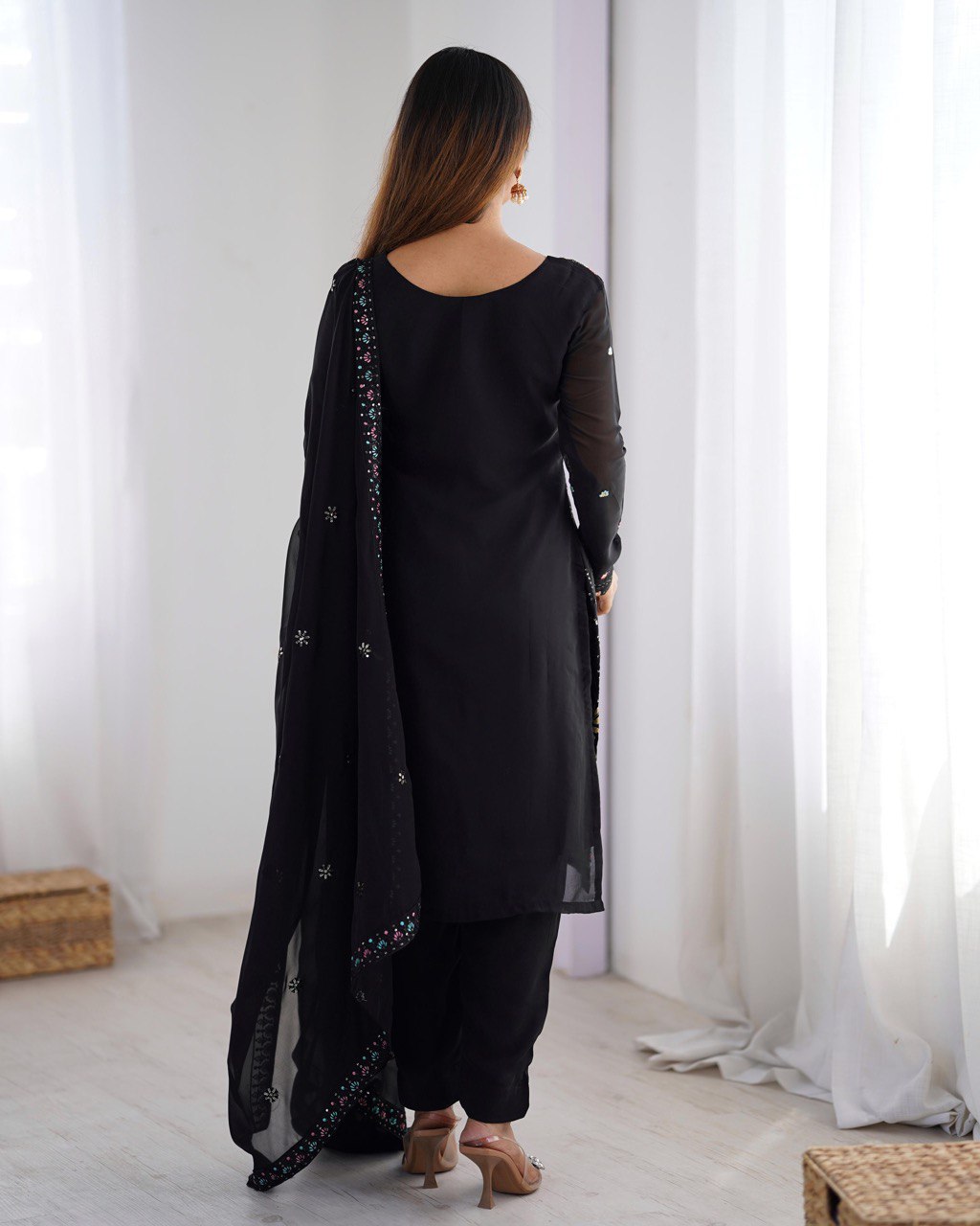 Heavy Georgette Embroidary Worked Straight Cut Suit