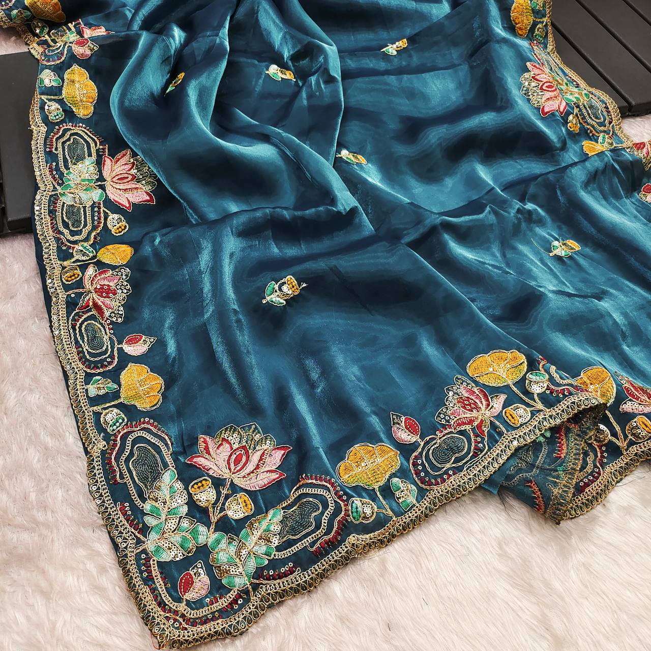 Unique Pure Jimmi Chu Silk Heavy Border Work Saree Blouse
