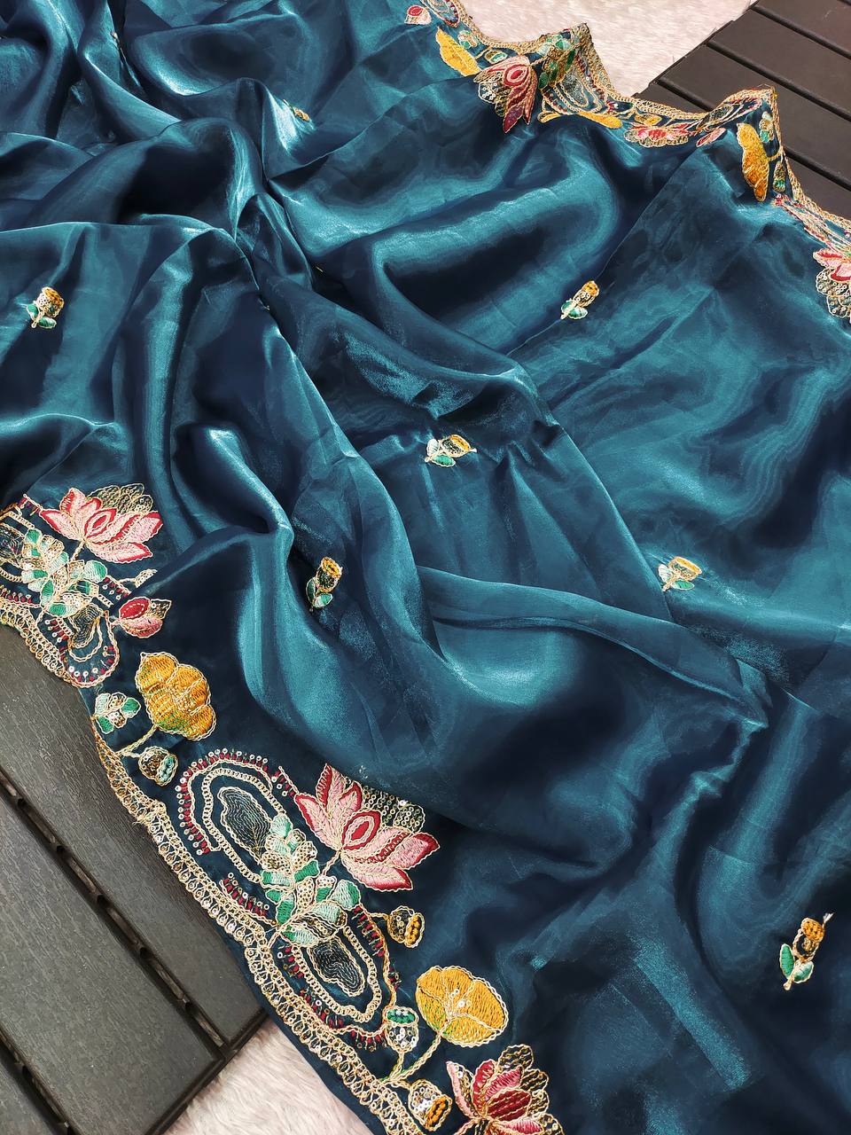 Unique Pure Jimmi Chu Silk Heavy Border Work Saree Blouse