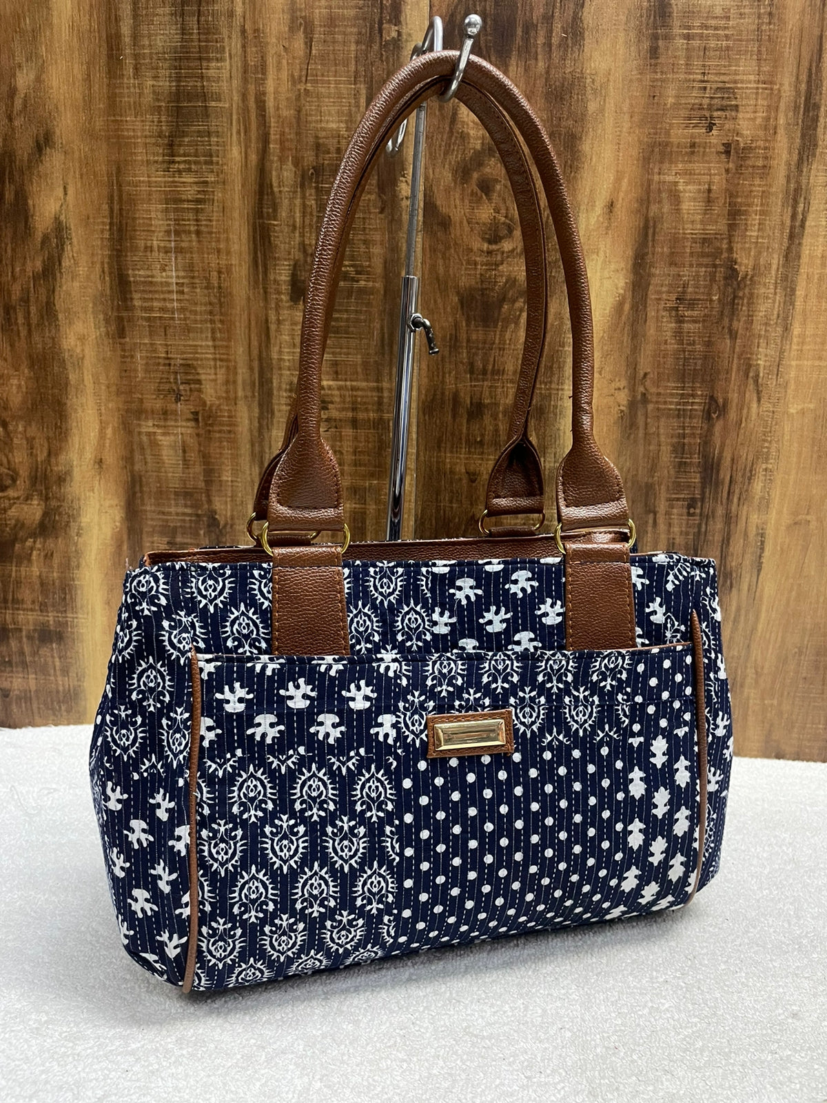 Ladies Wear handbag with Beautiful Design