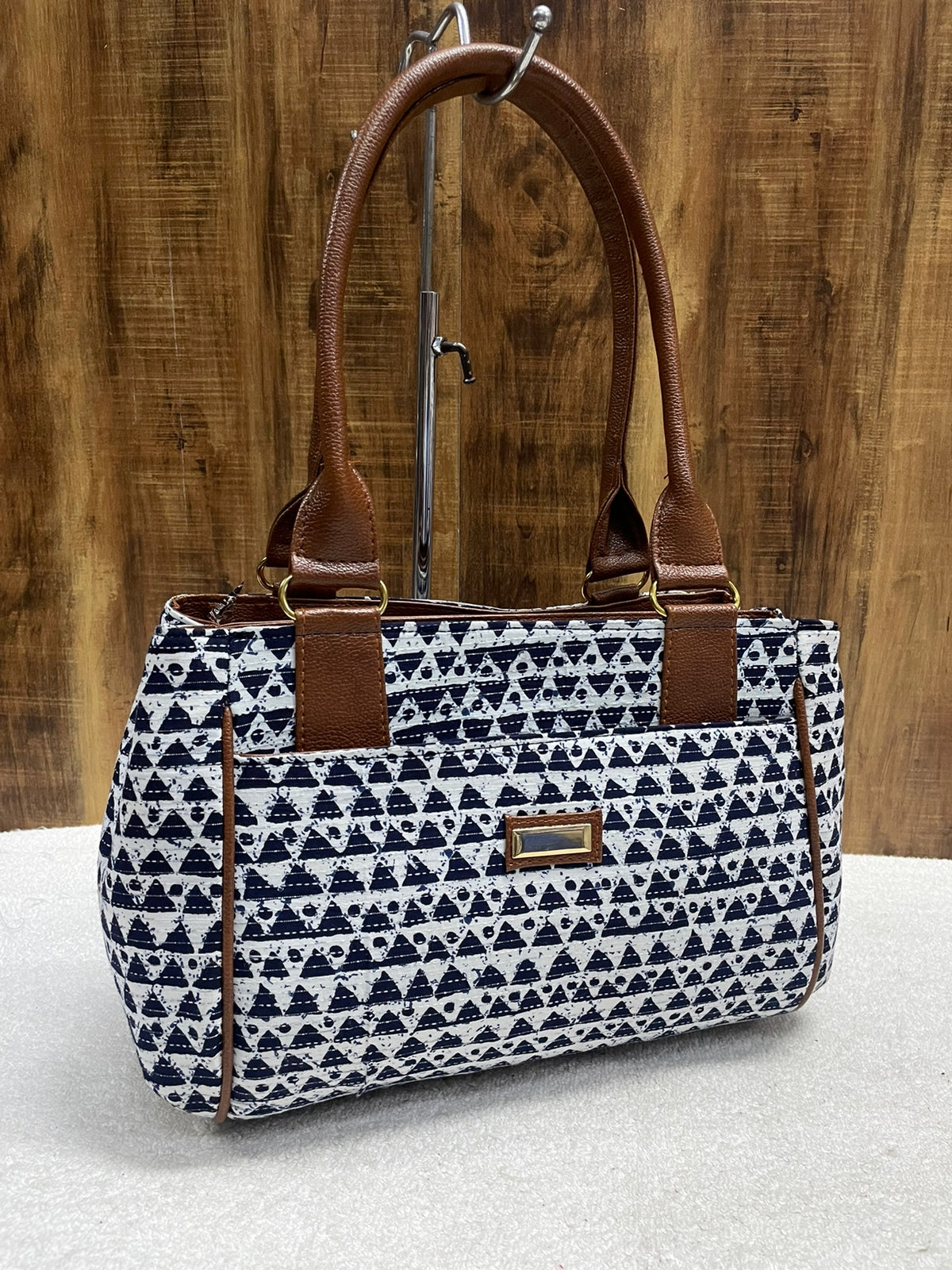 Ladies Wear handbag with Beautiful Design