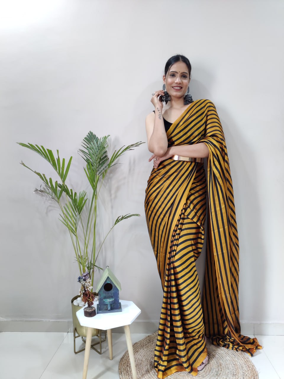 Attractive In Dark Color Rongoli Silk Patta Pattern Saree