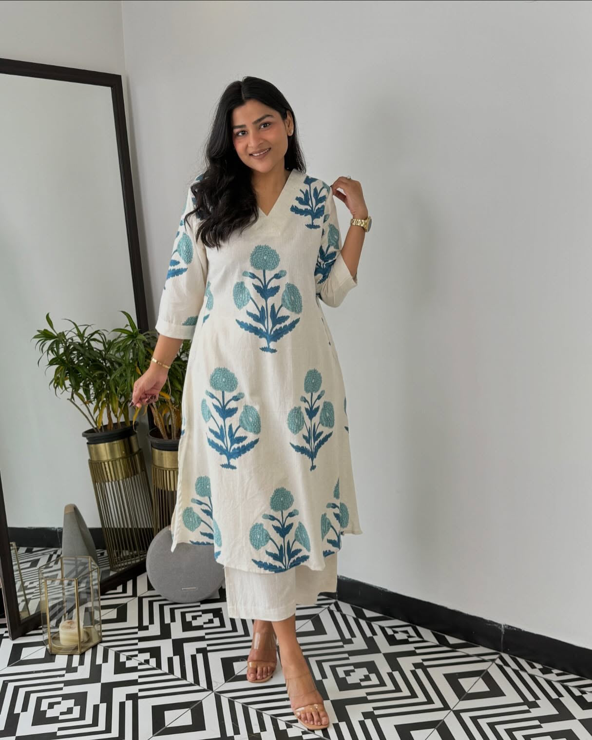 Glemrous Off White Printed Outfite For Women