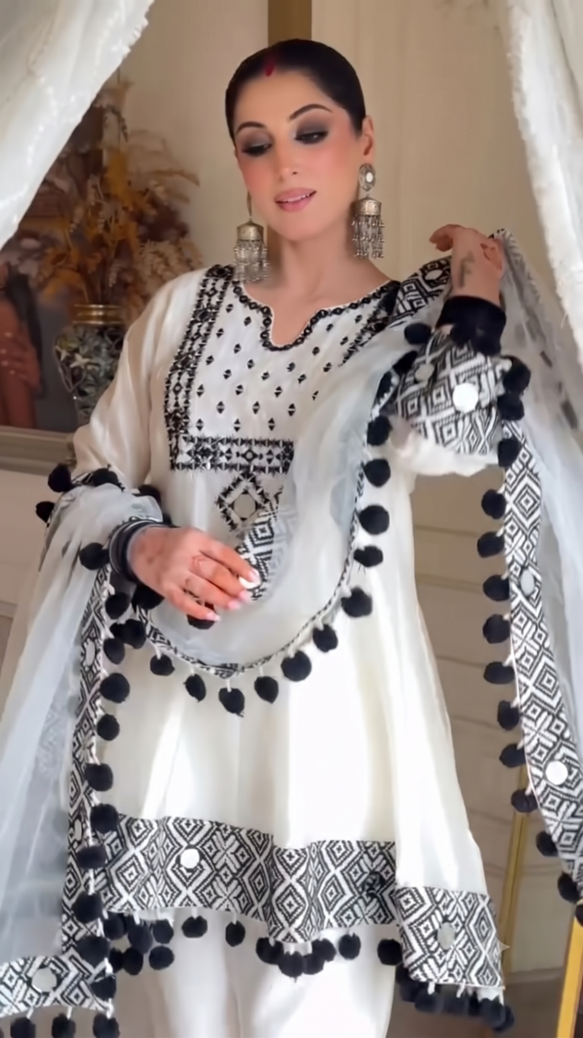 Traditional Kashmiri Thread Work Short Kurti with Trousers & Dupatta Set