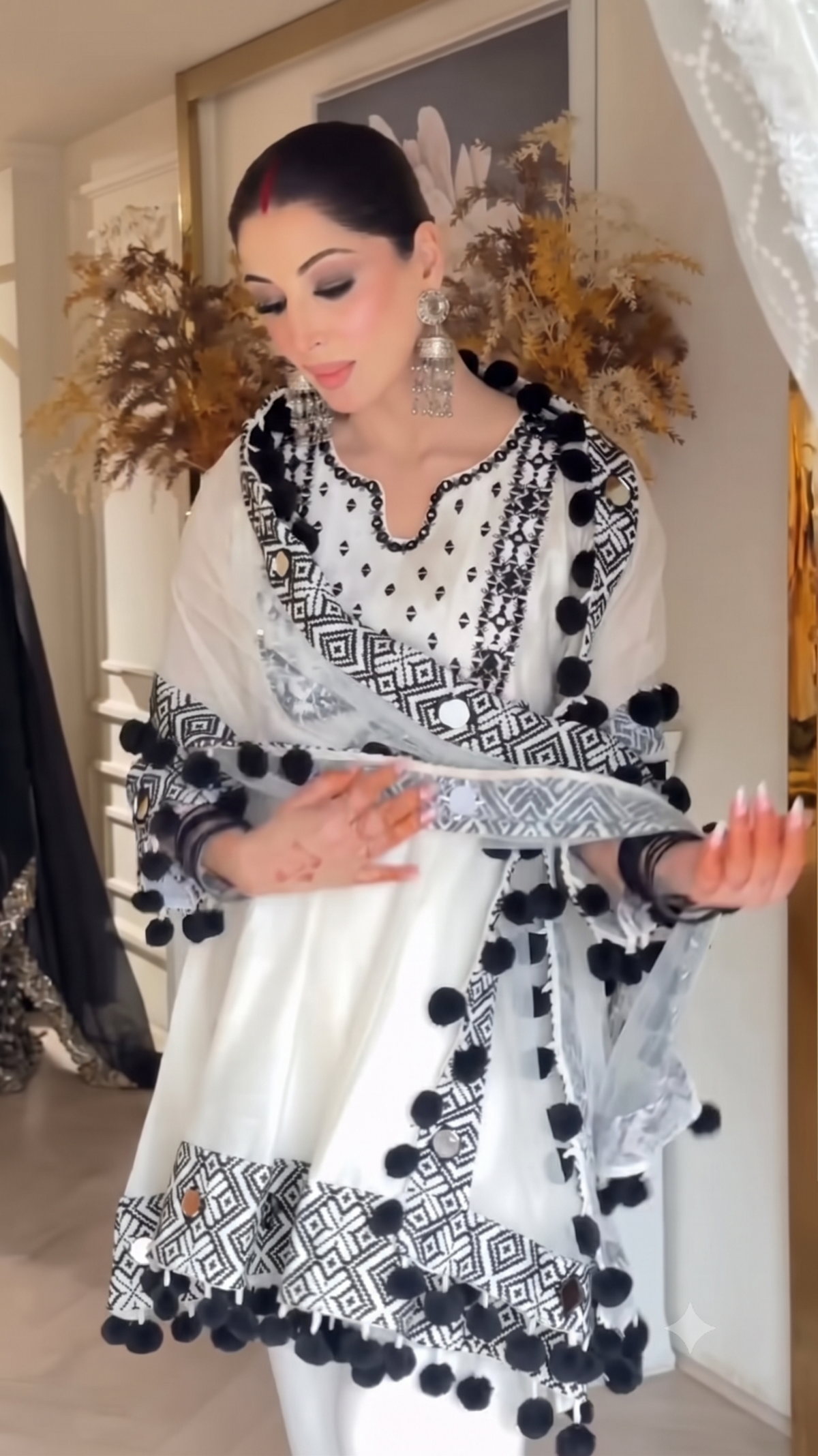 Traditional Kashmiri Thread Work Short Kurti with Trousers & Dupatta Set