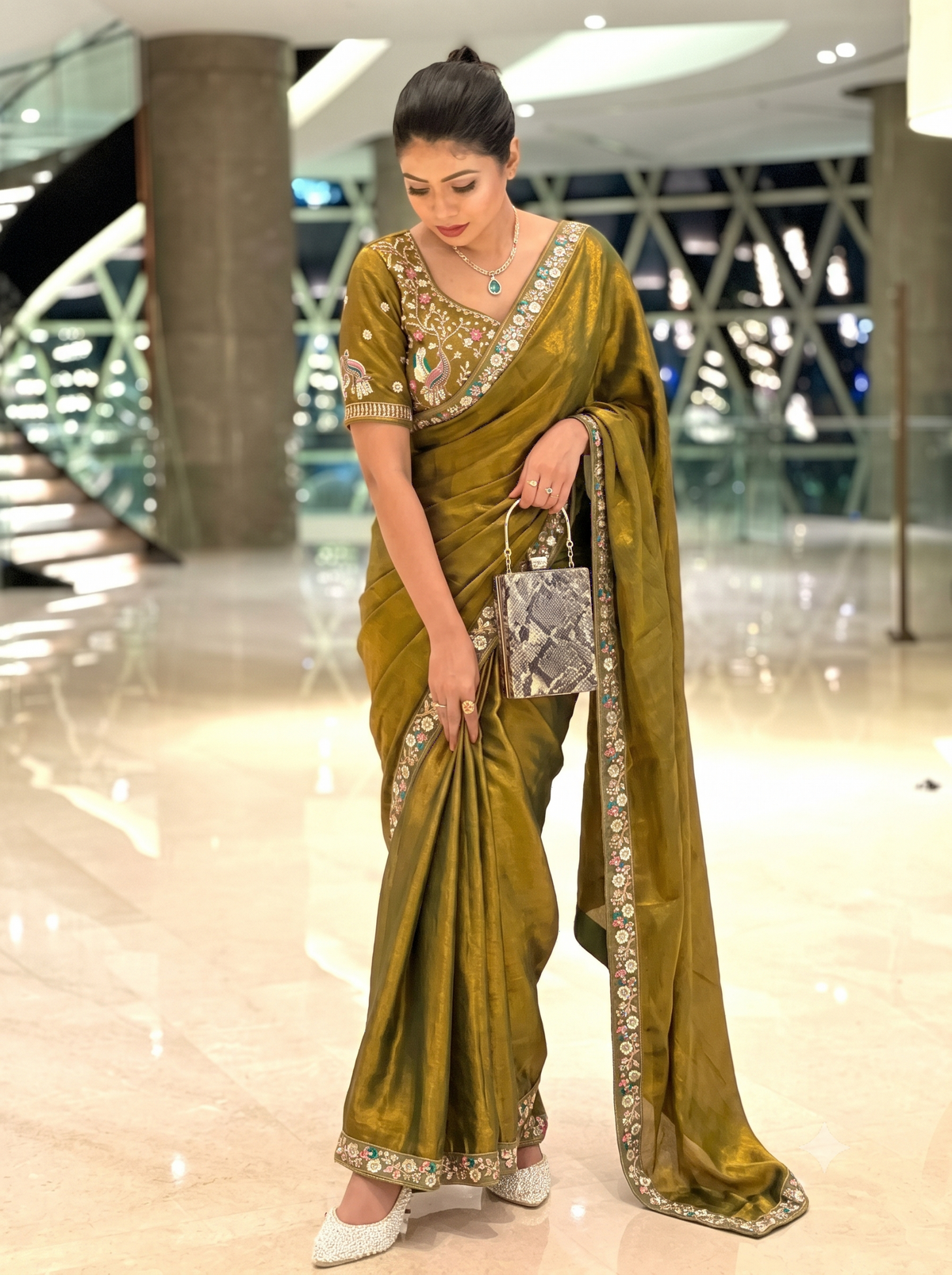 Indian Wedding Wear  Saree with  Stich Peacock Embroidered Blouse Piece