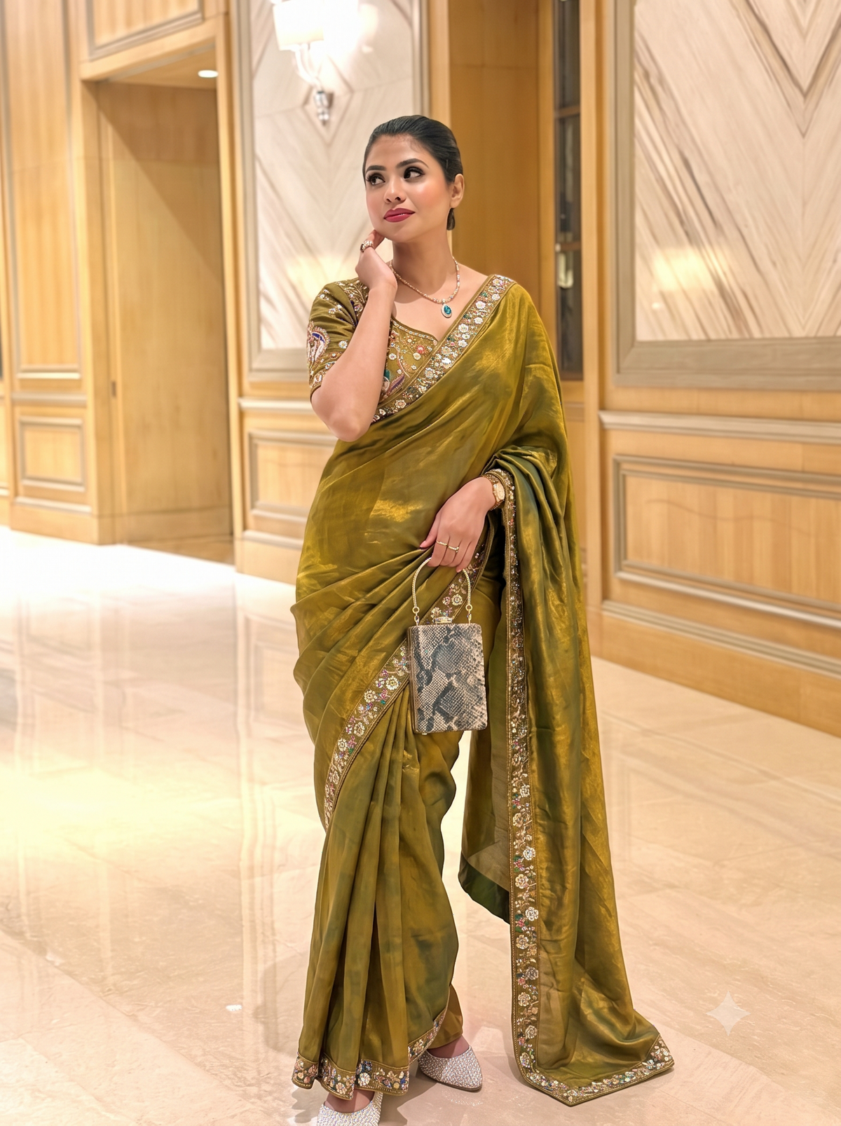 Indian Wedding Wear  Saree with  Stich Peacock Embroidered Blouse Piece