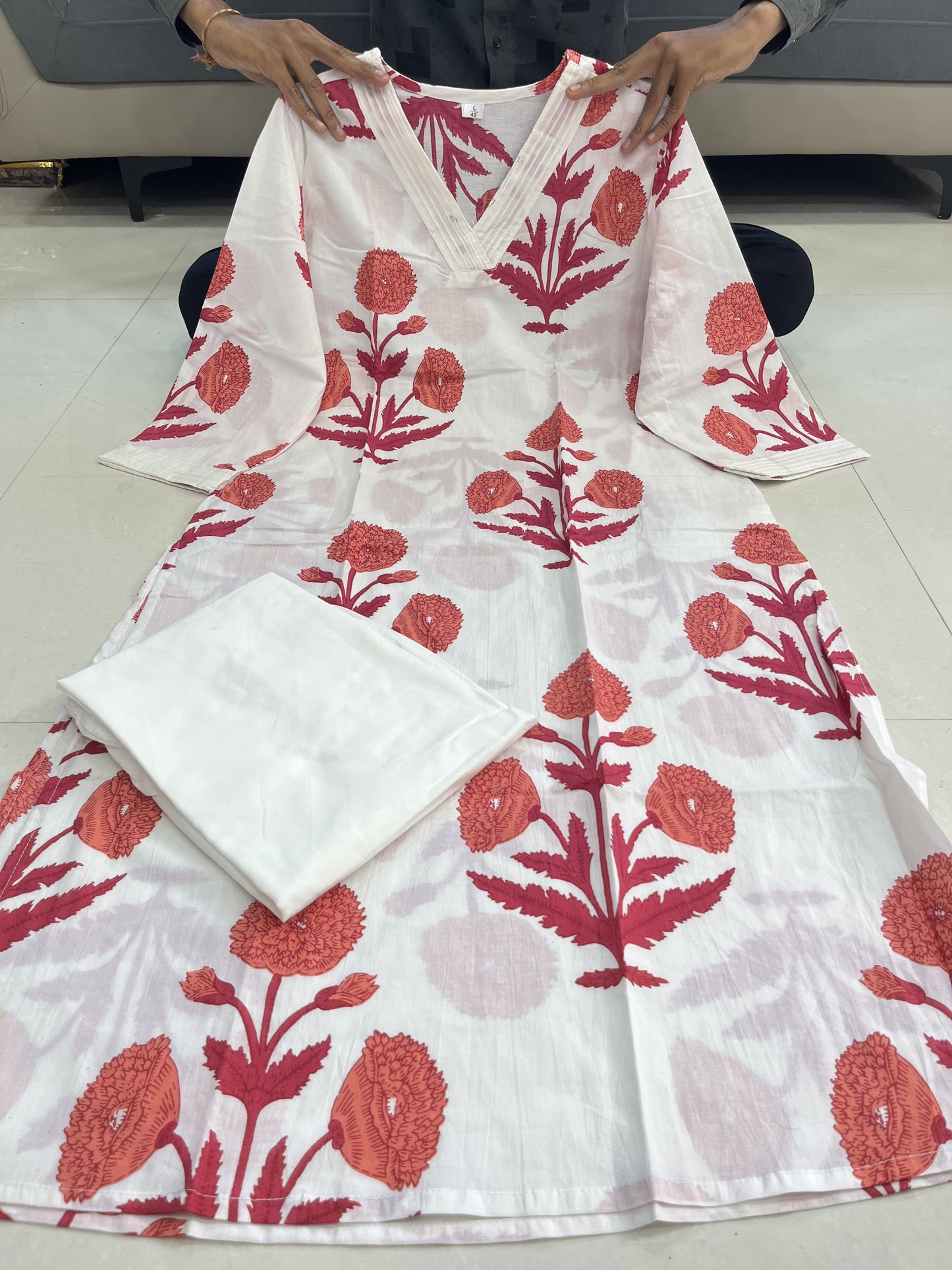 Glemrous Off White Printed Outfite For Women