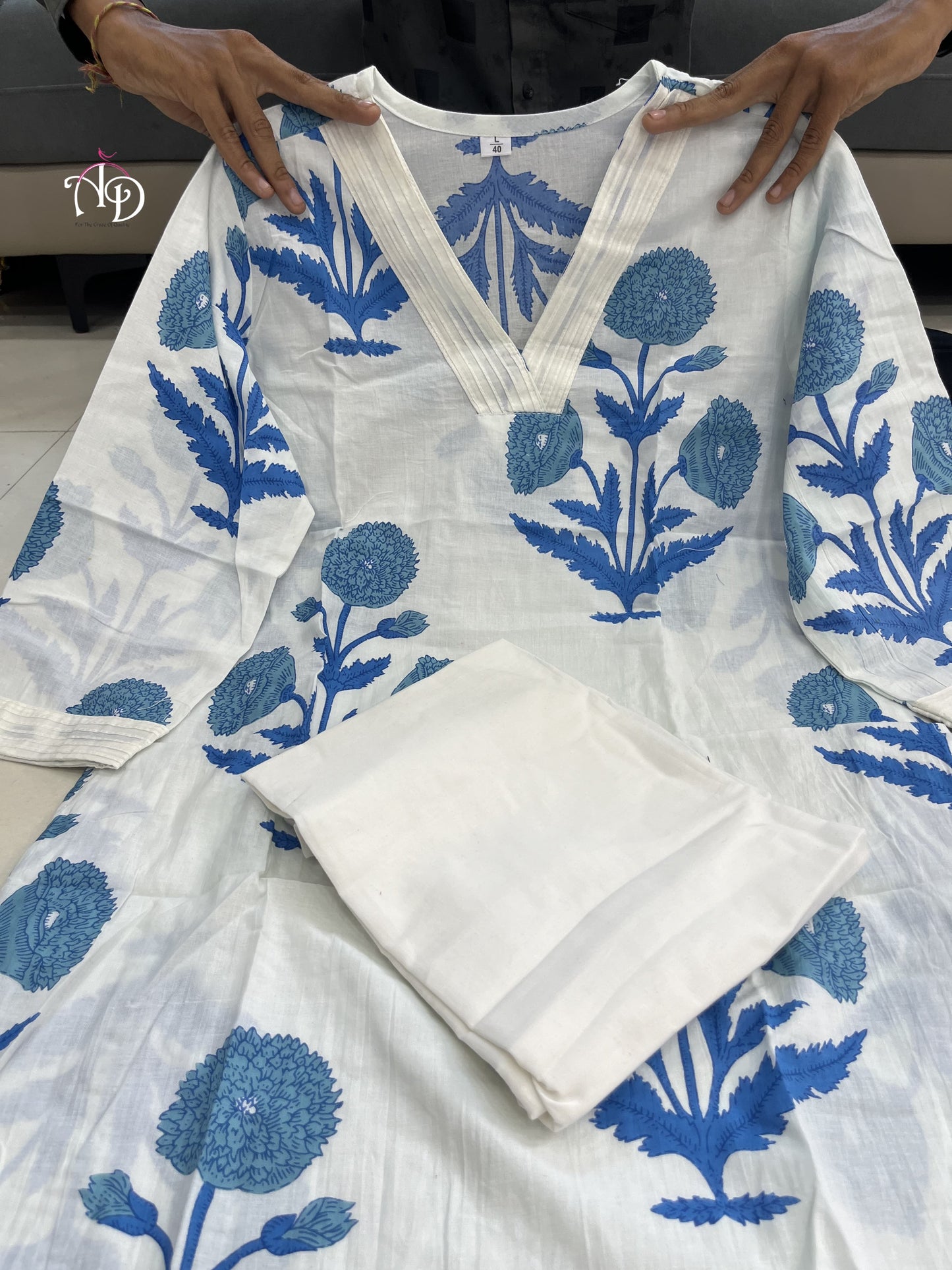Glemrous Off White Printed Outfite For Women