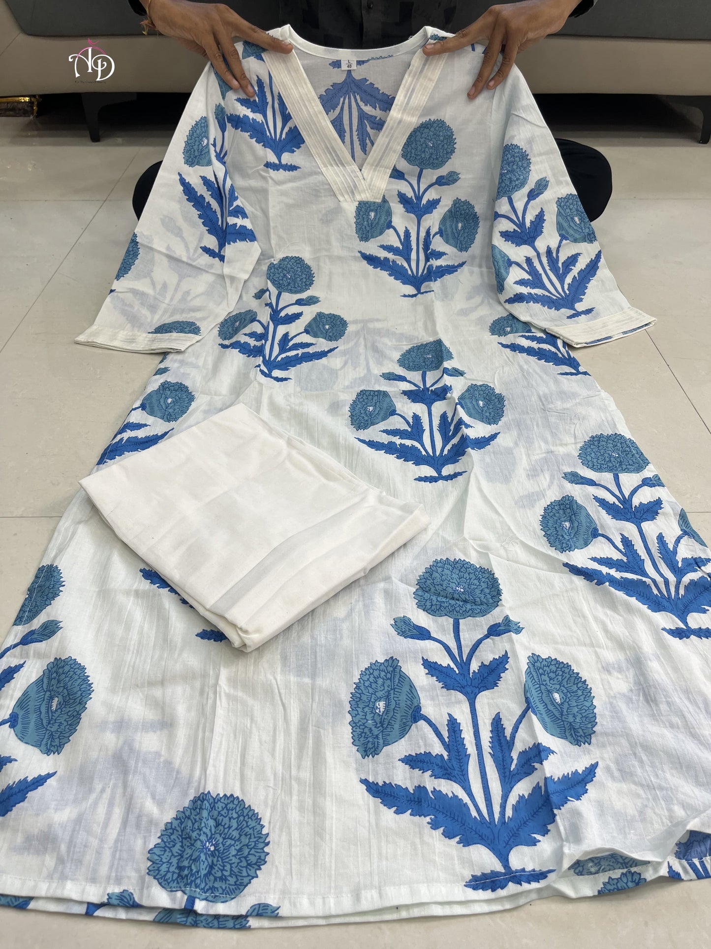 Glemrous Off White Printed Outfite For Women