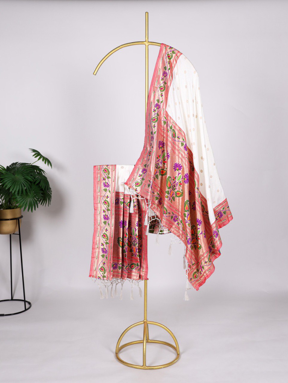 Classic Jacquard Pathani Dupatta With Intricate Zari Weaving and Elegant Tassels