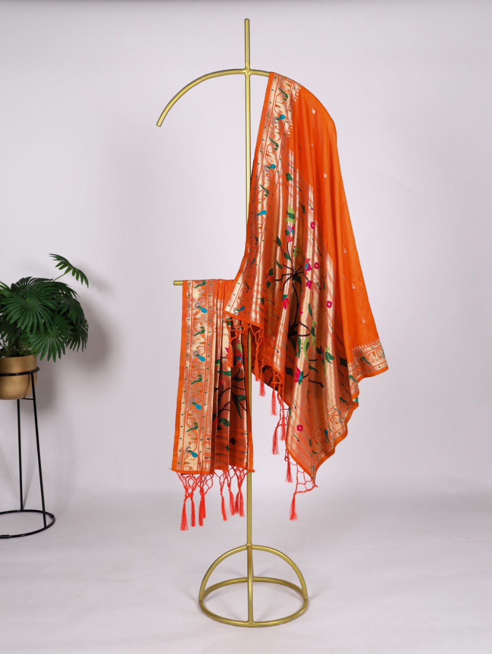 Classic Jacquard Pathani Dupatta With Intricate Zari Weaving and Elegant Tassels