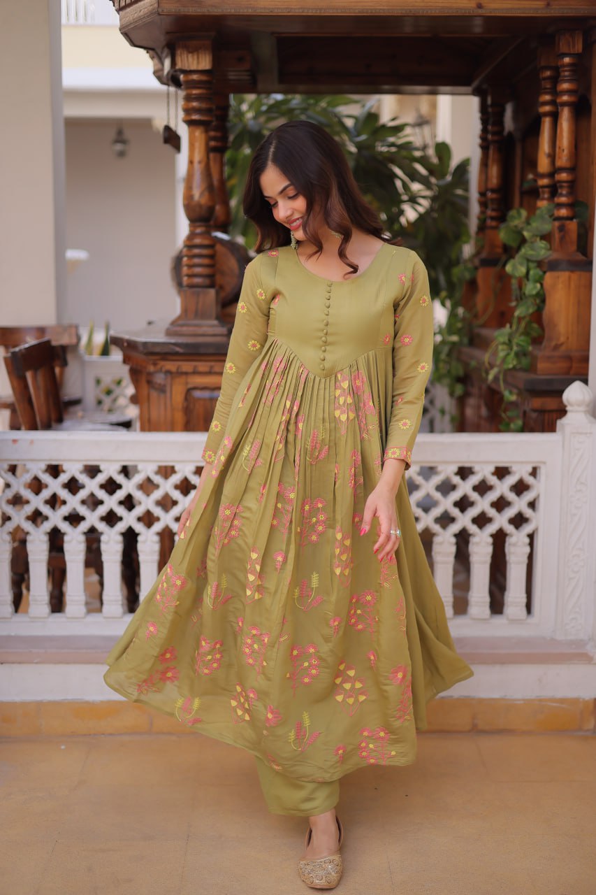 Women's  Ethnic Floral Patterned Flared Suit Set