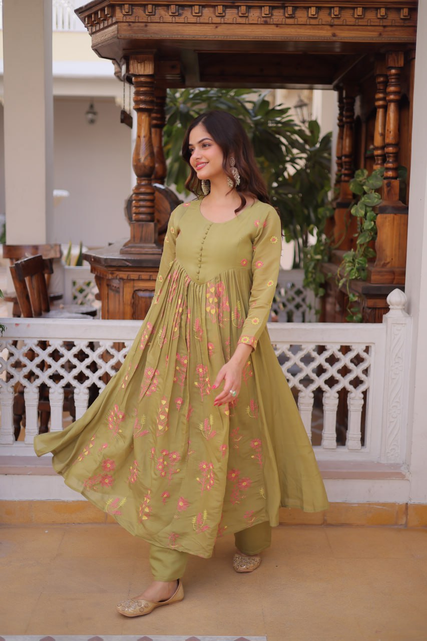 Women's  Ethnic Floral Patterned Flared Suit Set