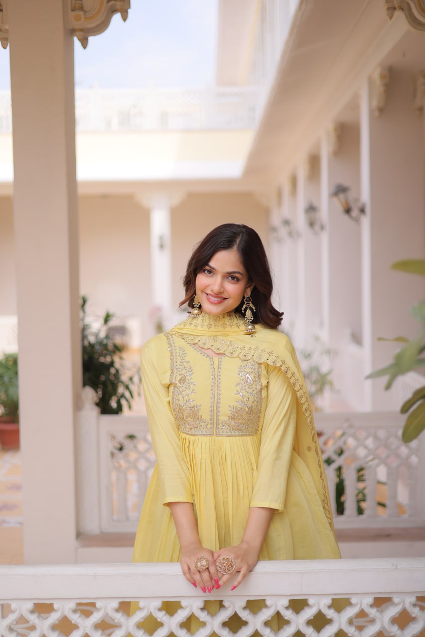 New Latest Trendy Embroidered Ethnic Suit Set for Women