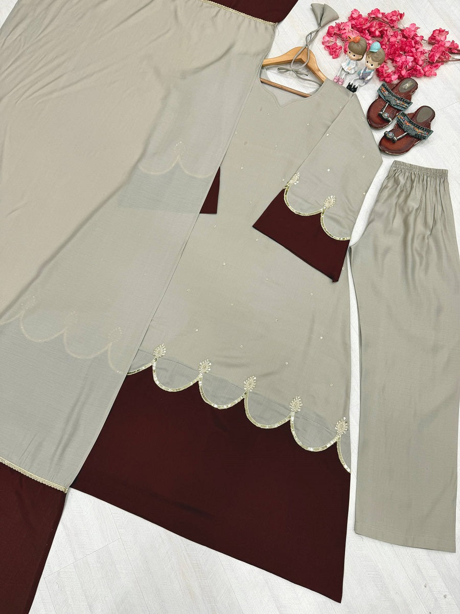Women Designer Scalloped Kaftan Set with Mirror-Work & Bottoms