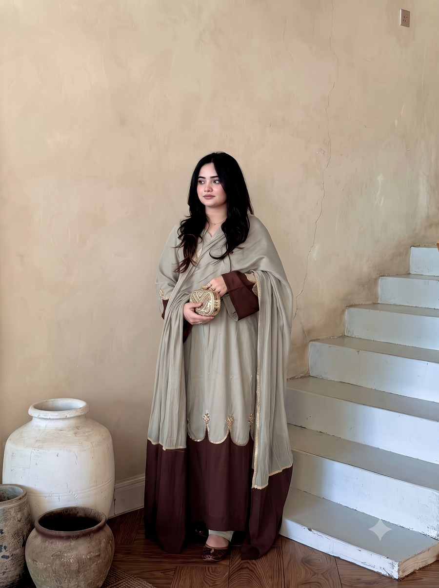 Women Designer Scalloped Kaftan Set with Mirror-Work & Bottoms