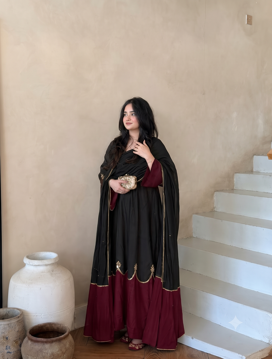 Women Designer Scalloped Kaftan Set with Mirror-Work & Bottoms