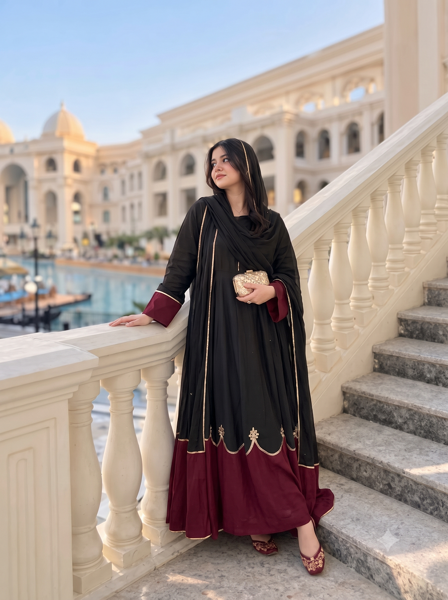 Women Designer Scalloped Kaftan Set with Mirror-Work & Bottoms