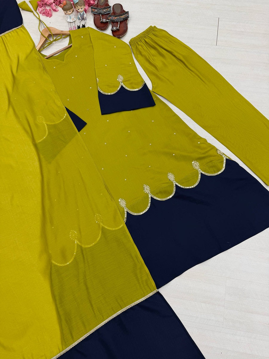 Women Designer Scalloped Kaftan Set with Mirror-Work & Bottoms