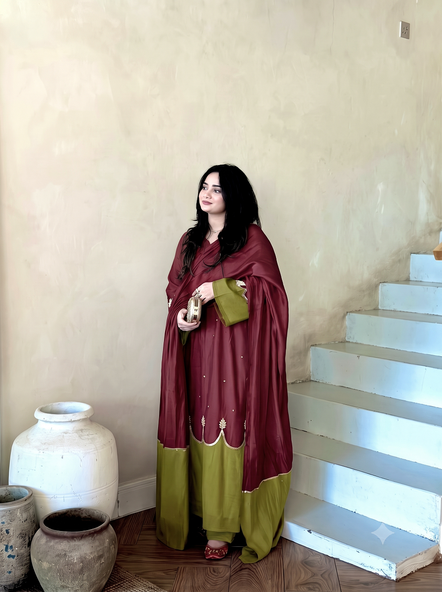 Women Designer Scalloped Kaftan Set with Mirror-Work & Bottoms