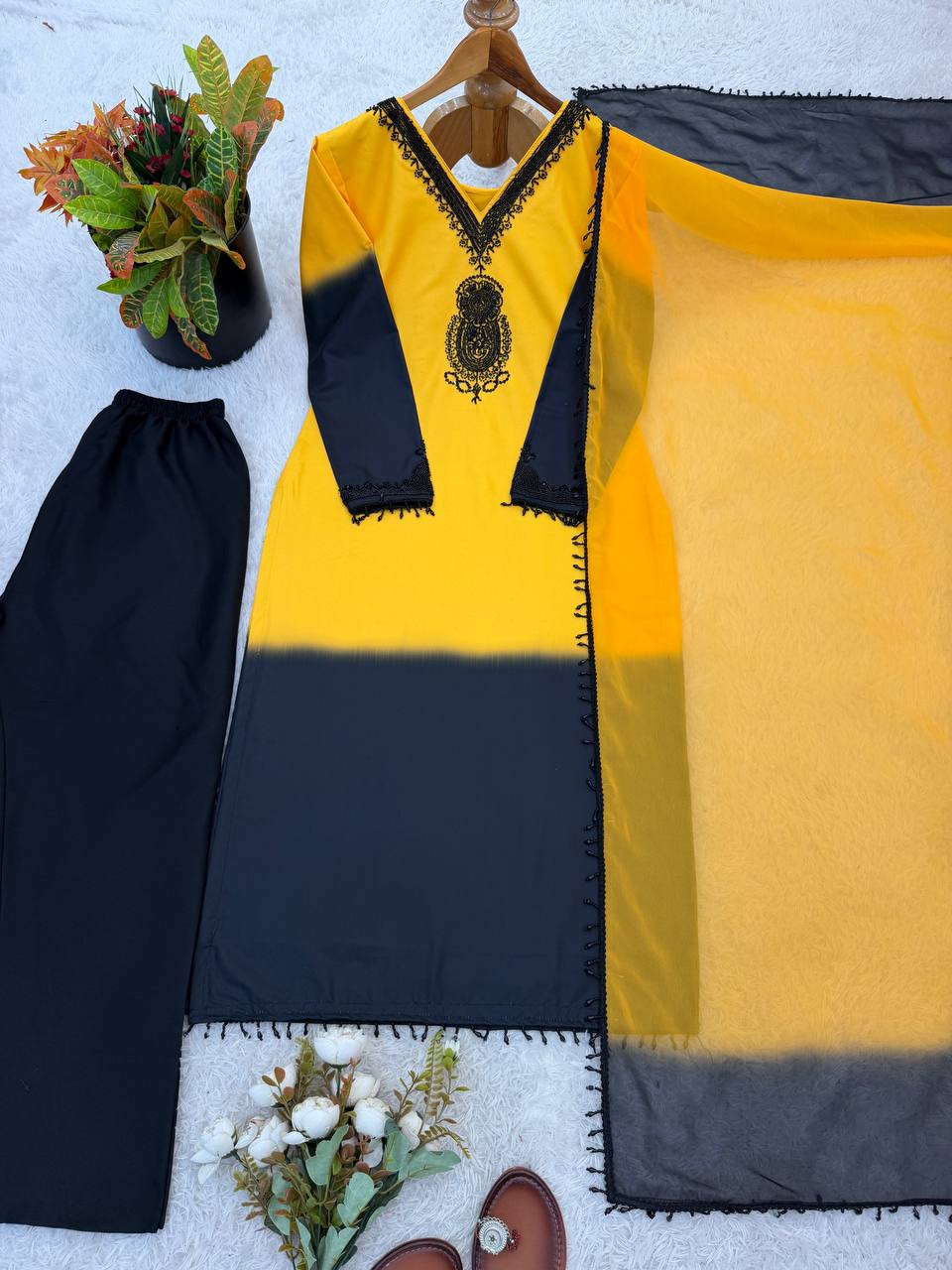 Women's New Trendy Stylish Elegant Dual-Tone Festive Suit Set