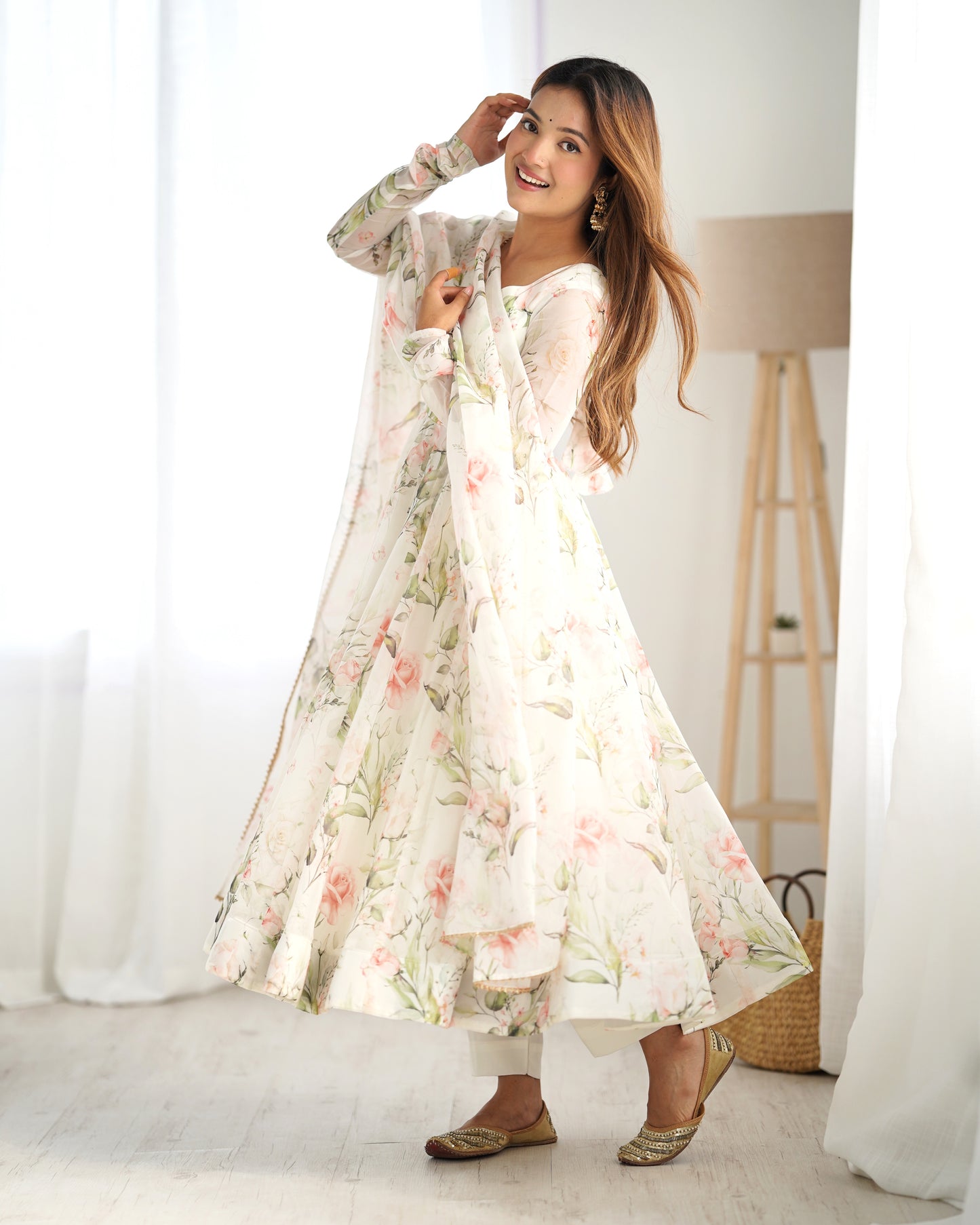 Biege Organza Silk Frok Style Suit Set