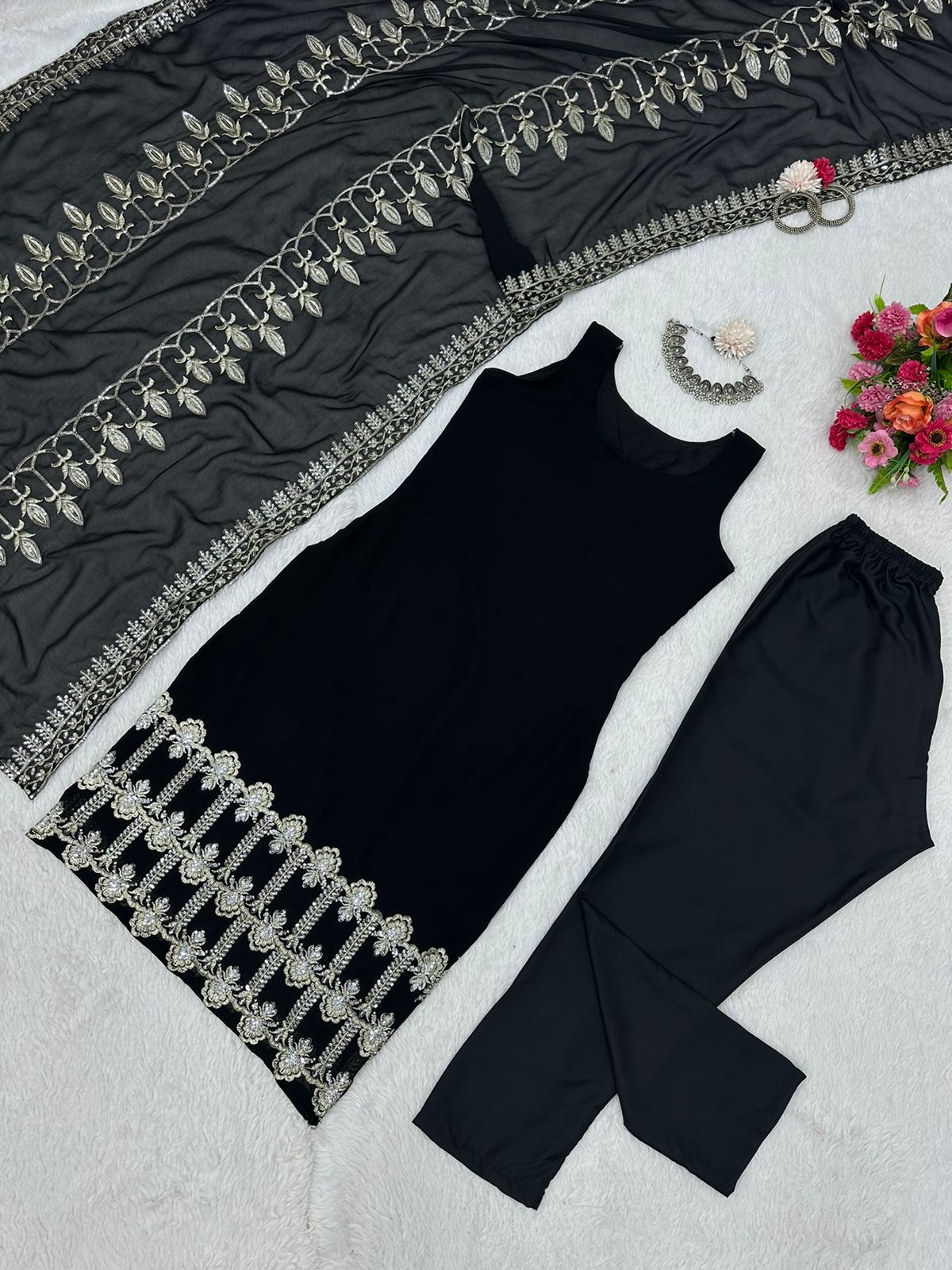 Heavy Faux Georgette Febric With Sequnce & Thred Work And Pent On Crep Febric And Dupatta