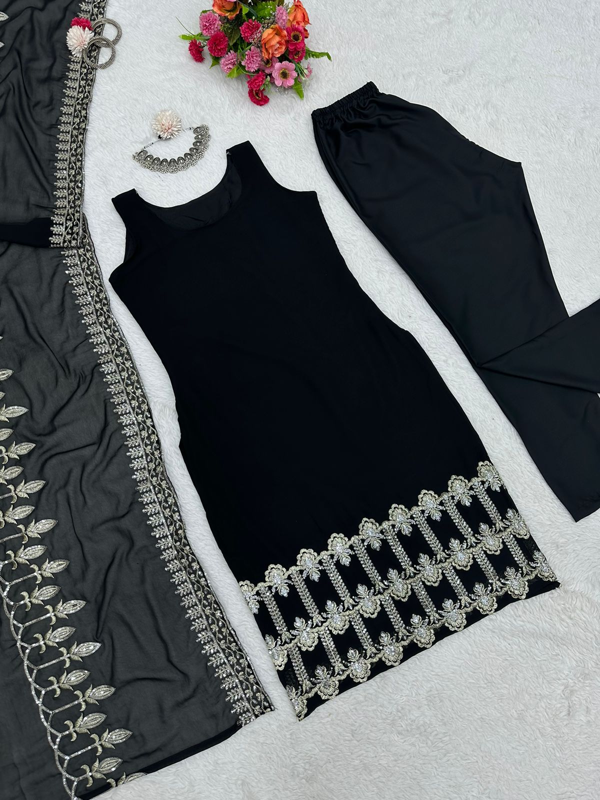 Heavy Faux Georgette Febric With Sequnce & Thred Work And Pent On Crep Febric And Dupatta