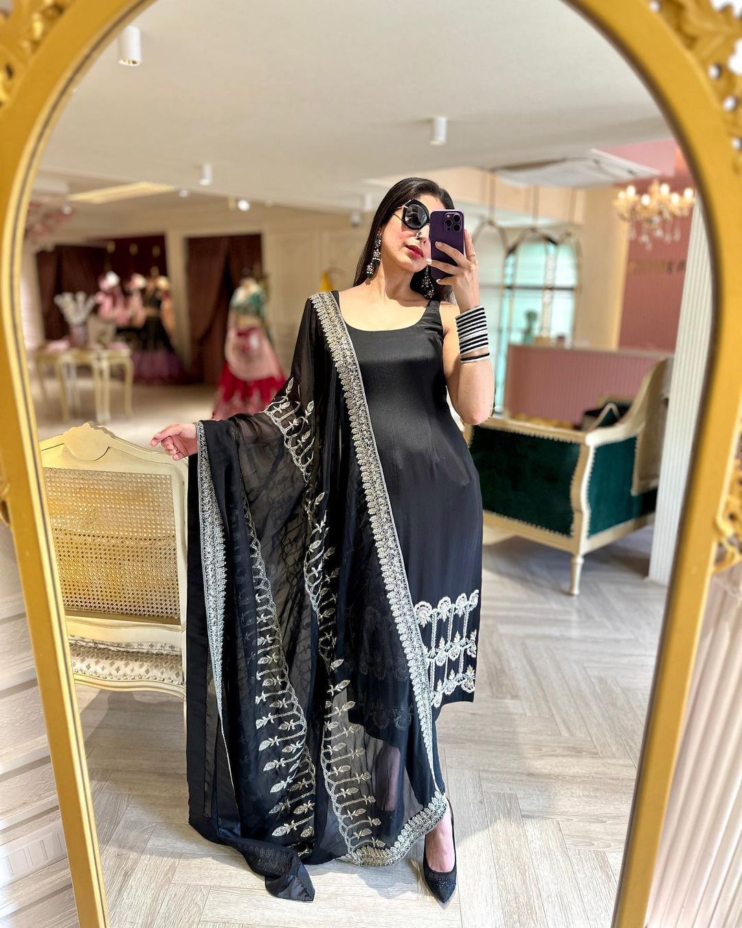 Heavy Faux Georgette Febric With Sequnce & Thred Work And Pent On Crep Febric And Dupatta