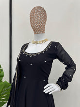 Load image into Gallery viewer, Fabulous Black Foux Georgette Gown Handwork With Lace Broder Dupatta
