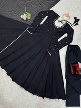 Load image into Gallery viewer, Fabulous Black Foux Georgette Gown Handwork With Lace Broder Dupatta
