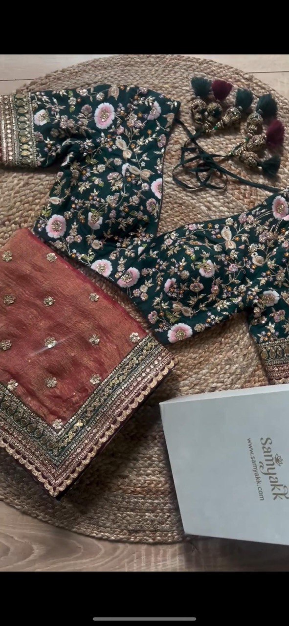 Light Gajri Colour Twil Net Saree And Mono Benglori Silk Blouse