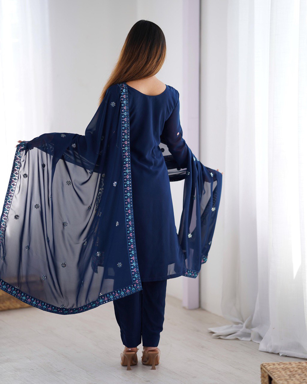 Heavy Georgette Embroidary Worked Straight Cut Suit