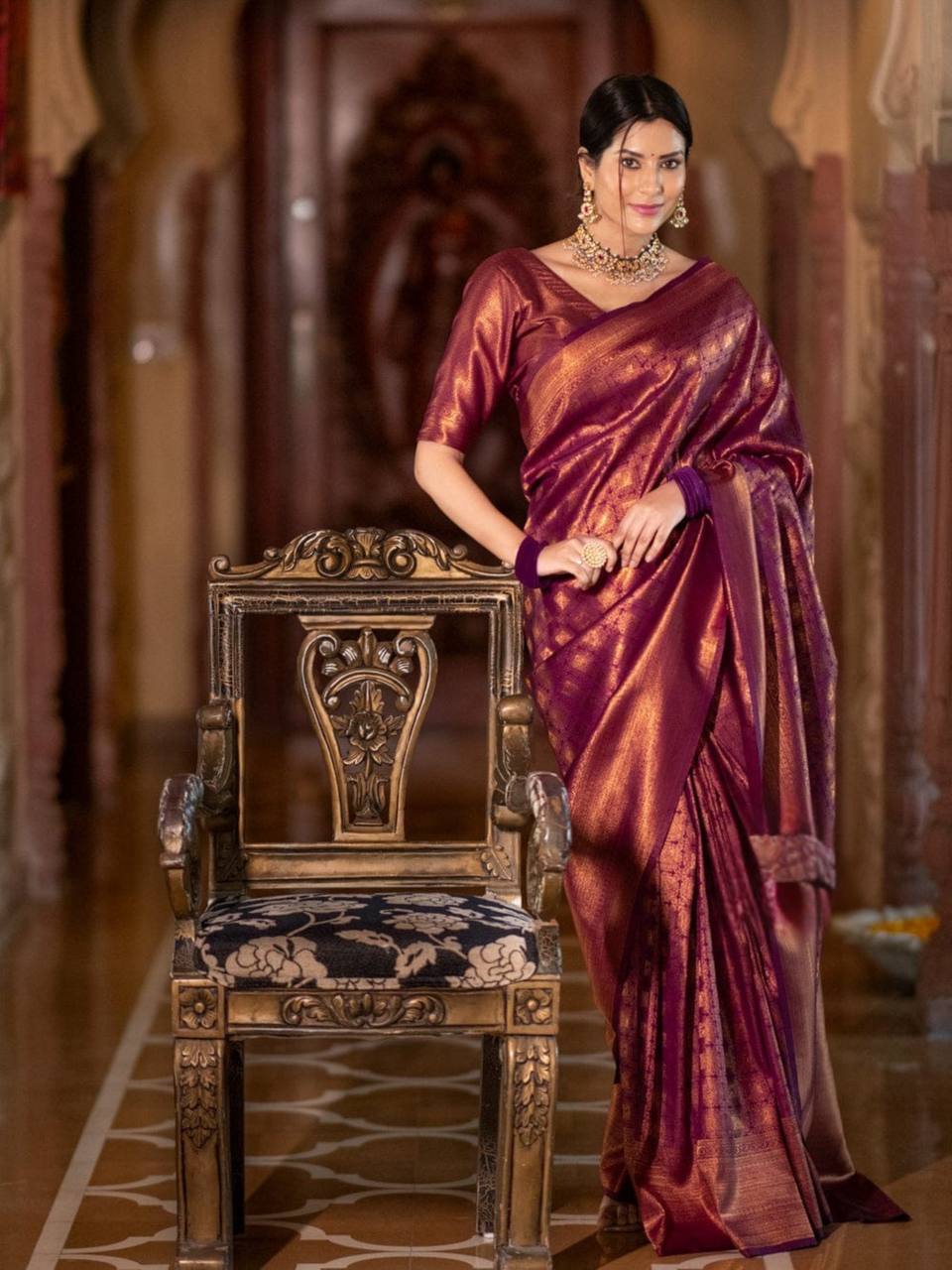 Glemorous Lichi Silk Treditional Wear Jacquard Weaving Saree