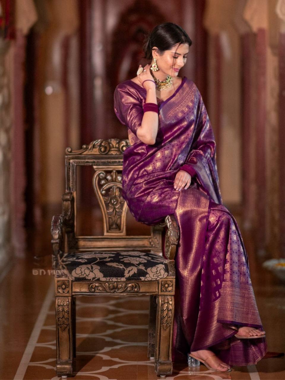 Glemorous Lichi Silk Treditional Wear Jacquard Weaving Saree