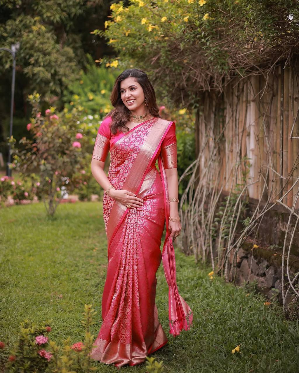 Pink Colour Lichi Silk Jacquard Weaving Wedding Wear Saree