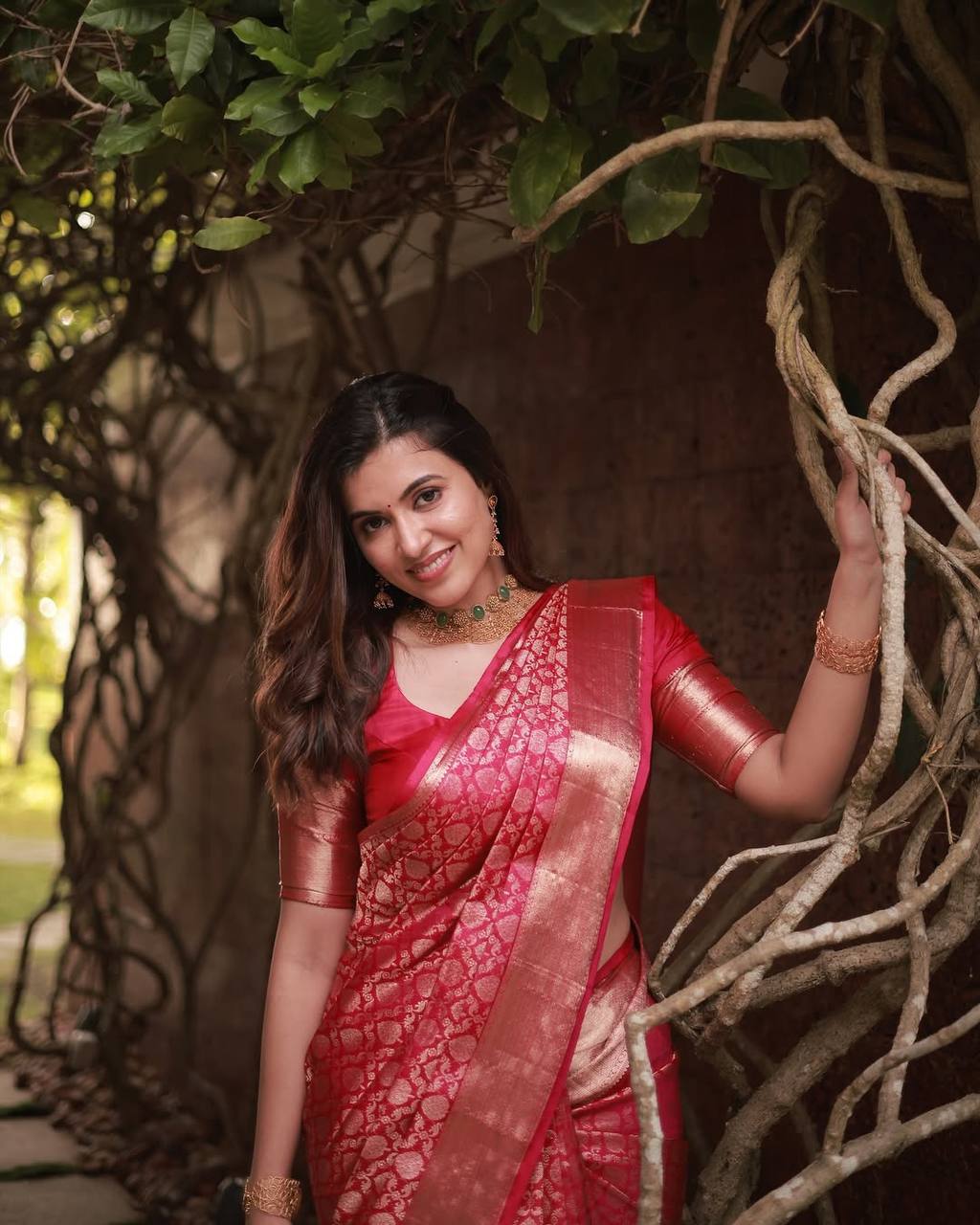 Pink Colour Lichi Silk Jacquard Weaving Wedding Wear Saree