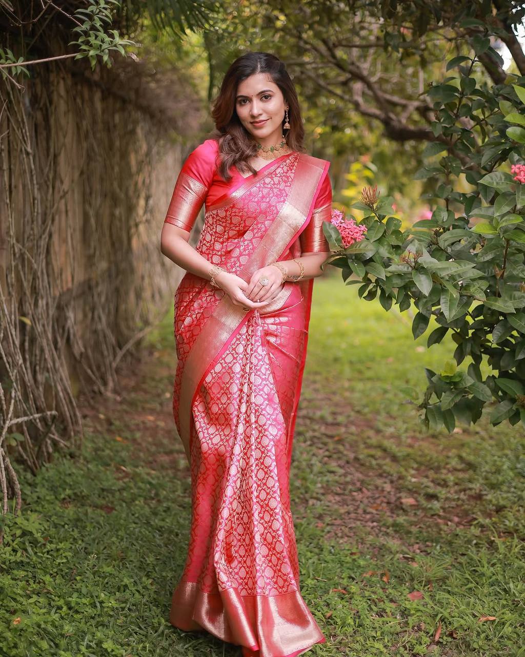 Pink Colour Lichi Silk Jacquard Weaving Wedding Wear Saree
