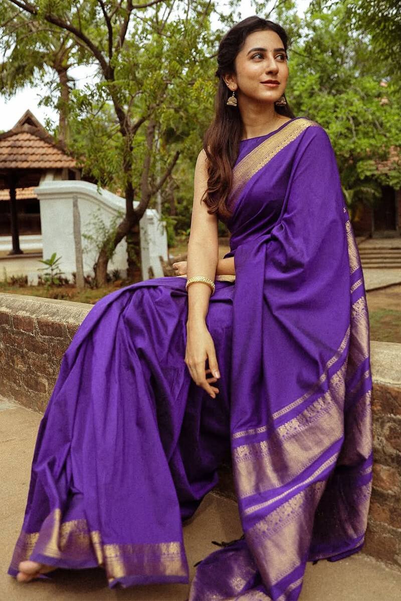 Purple Colour Lichi Silk Saree With Gold Jacquard Weaving Patta