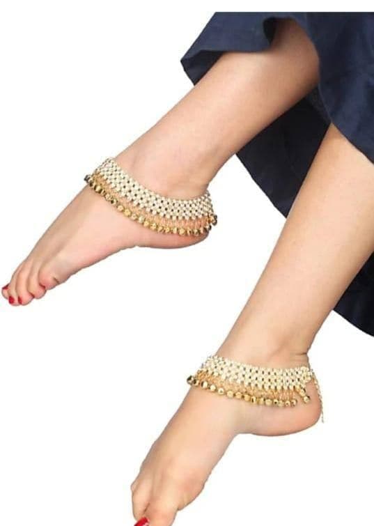 Desirable Golden Imitation Diamond Anklet